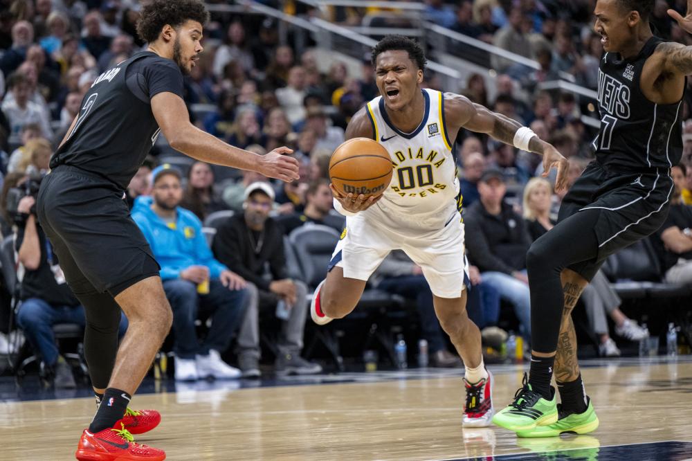 洛杉矶快船负于森林狼，经历逆转五连胜，森林狼展现顽强斗志，快船失误多，火力不足。